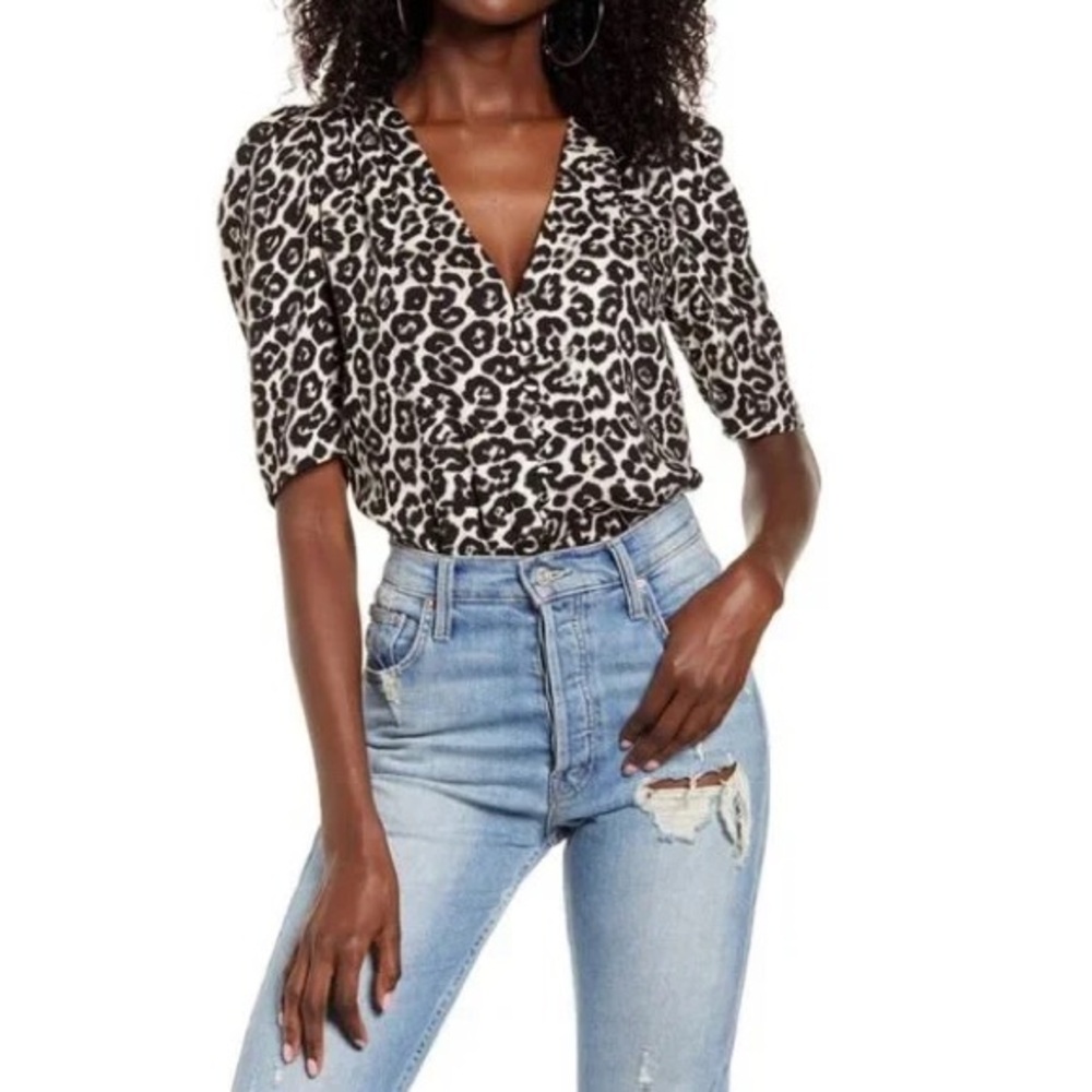 AFRM Nordstrom Leopard Print V-Neck Short Sleeve Bodysuit Womens Medium
